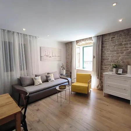Rialto Luxury Apartment